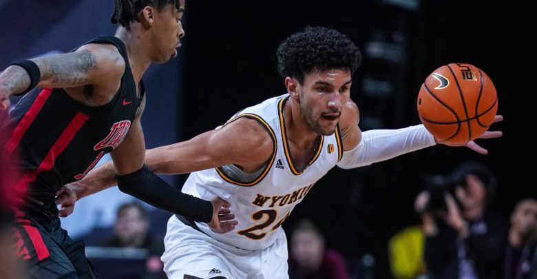 Indiana Hoosiers vs Wyoming Cowboys Betting Preview